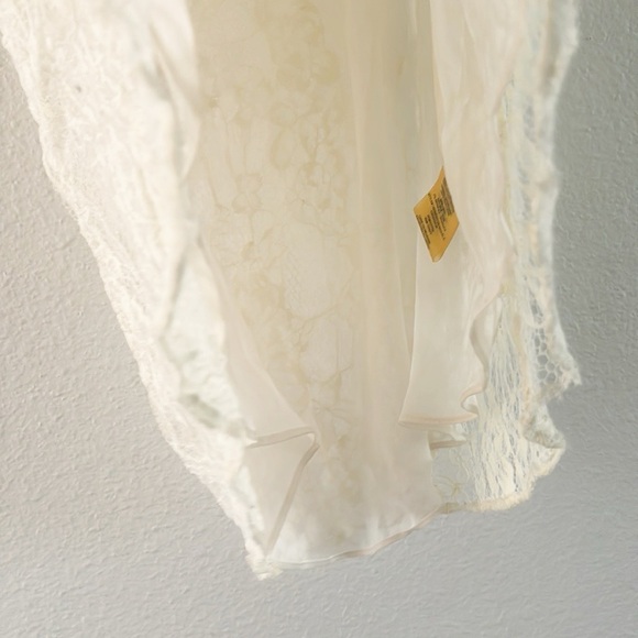 Alice & Olivia Lace Cowl Neck Sleeveless Blouse - Picture 4 of 4